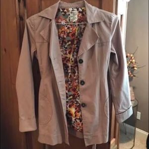 Women’s tan Tulle jacket. Like new